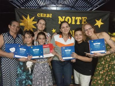 Noite de AutÃ³grafos reuniu centenas de pessoas em Rio Bonito do IguaÃ§u